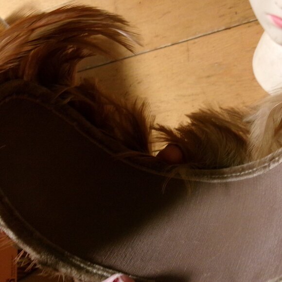 GLAM 1940\'S PHESANT FEATHER FACISINATOR HALF HAT ON BAND STUNNING MINT